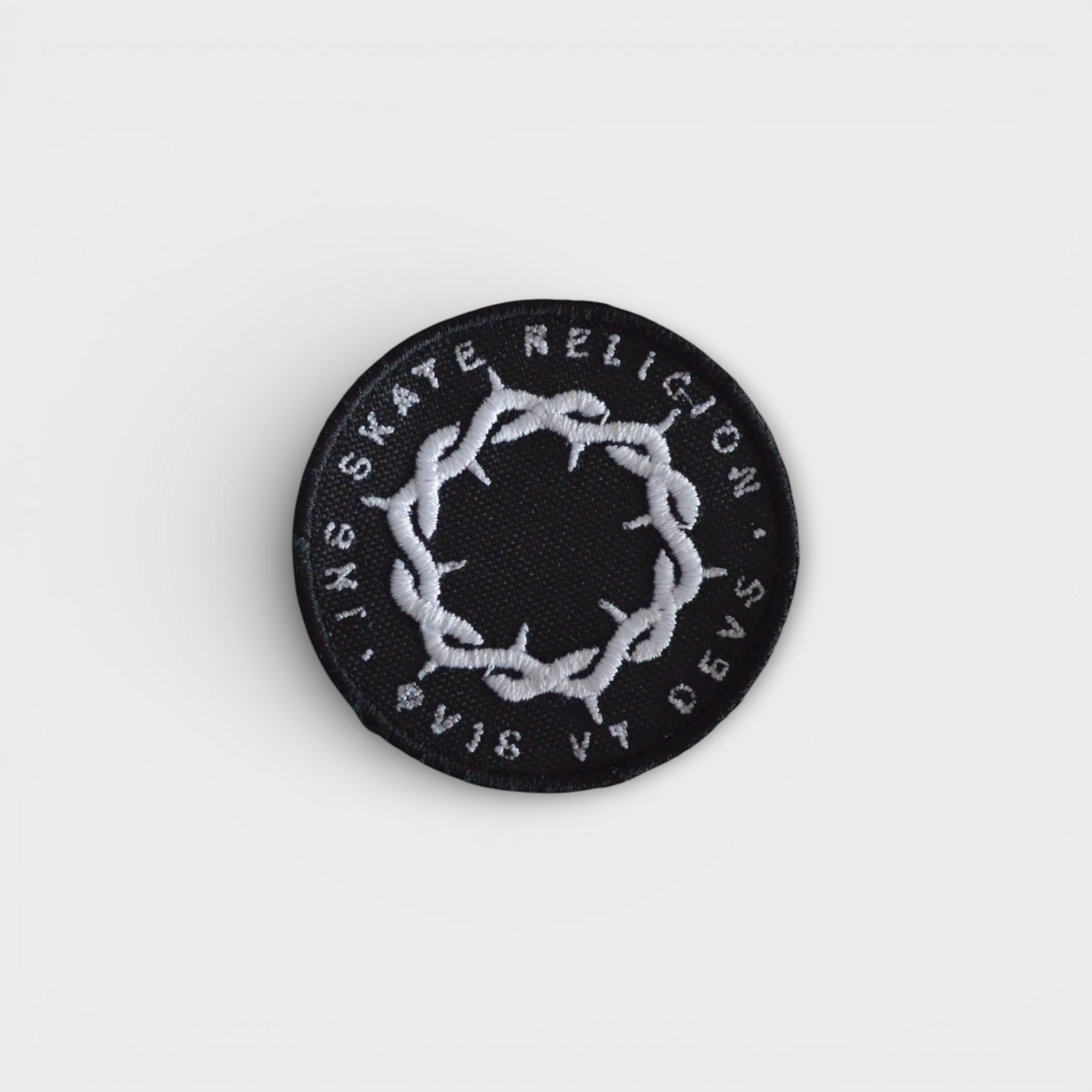 Parche Bordado Iconic Crown — IHS Skate Religion
